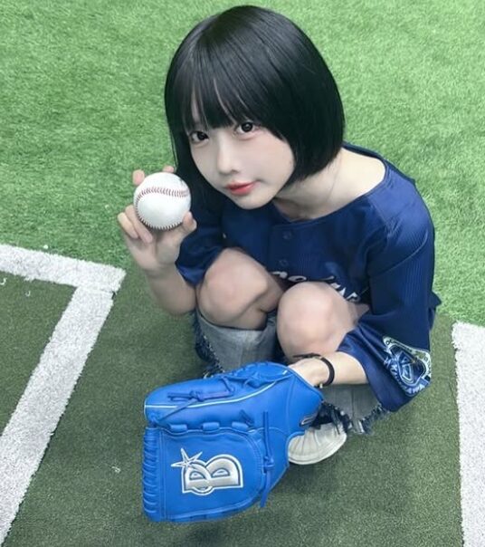 あのちゃん始球式画像
