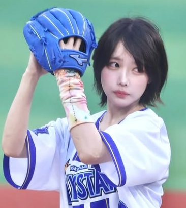 あのちゃん始球式画像