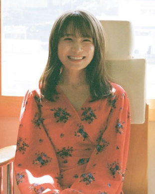 秋元真夏の画像