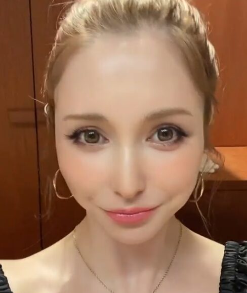 藤井リナの画像