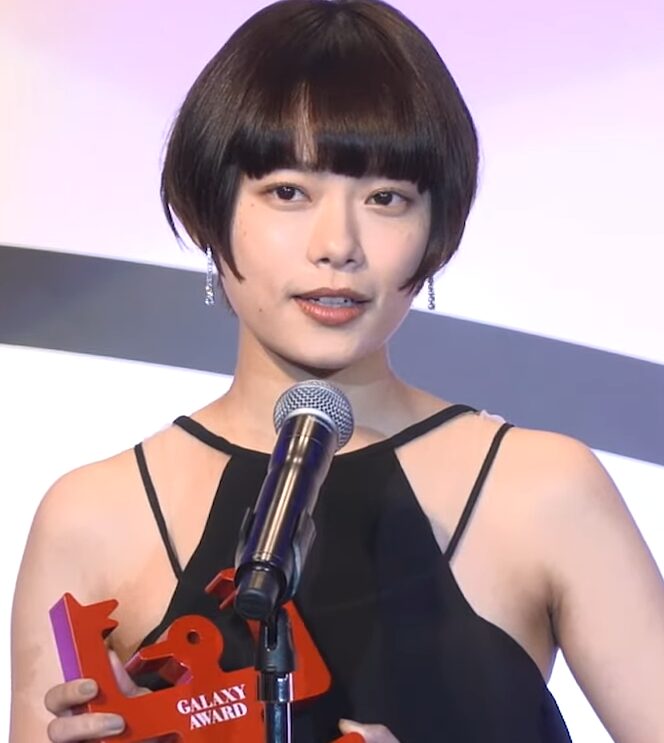 杉咲花の画像